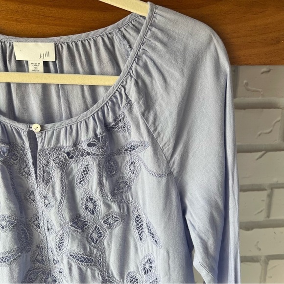 J. Jill Linen Scoop Neck w/ Button Closure Lace Cut out  3/4 Sleeve Blouse, XS - Picture 2 of 11